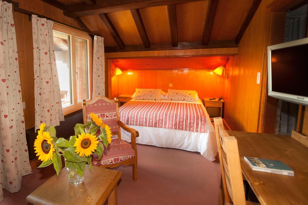 Hotel Aux Mille Etoiles Salvan Eksteriør billede