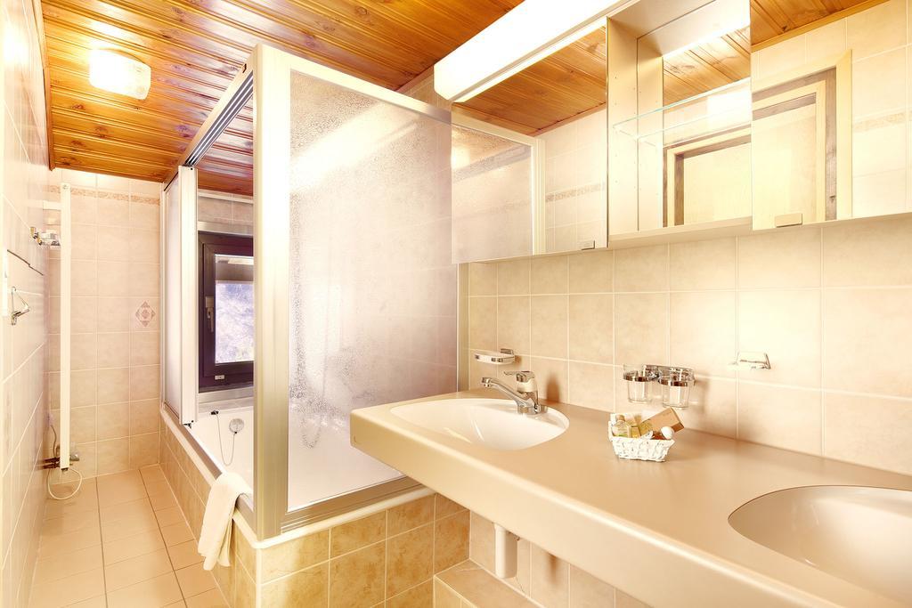 Hotel Aux Mille Etoiles Salvan Eksteriør billede